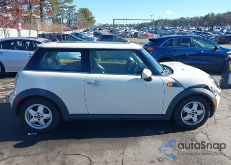 2010 Mini Cooper z USA, uszkodzony, nr VIN WMWMF3C56ATZ65306